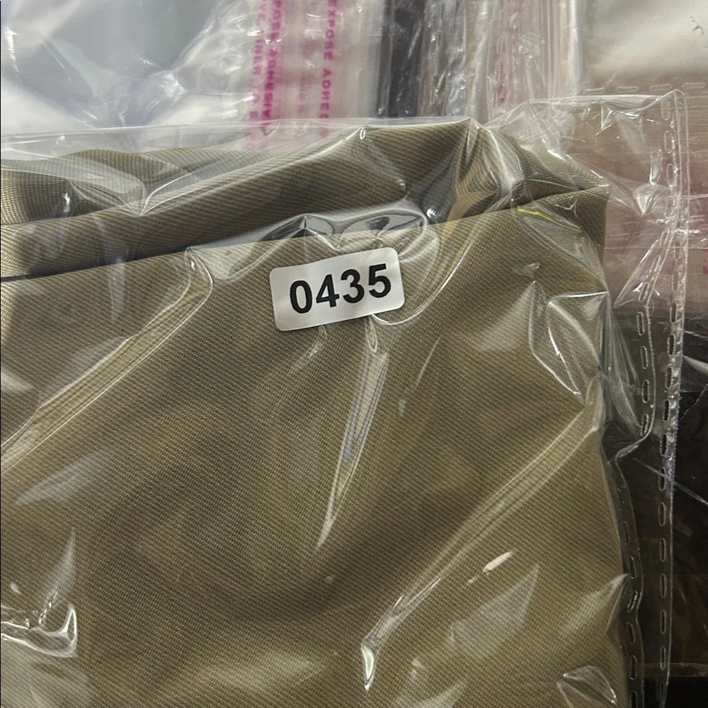 Haggar Clothing Khaki Chino Pants (Men’s 34 x 30) (Classic Fit)